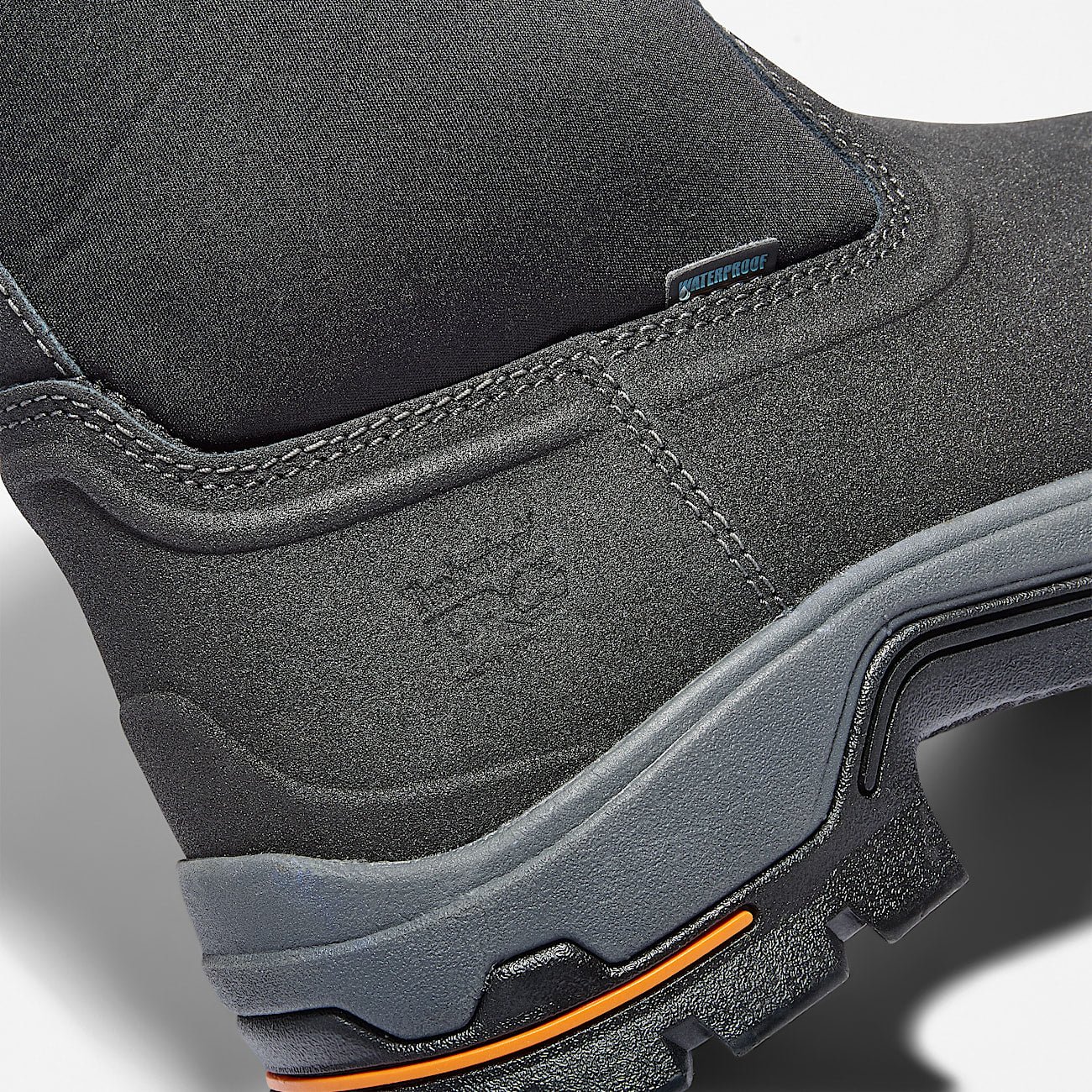 7995DD19-B968-83BA-8ECB-769424033447