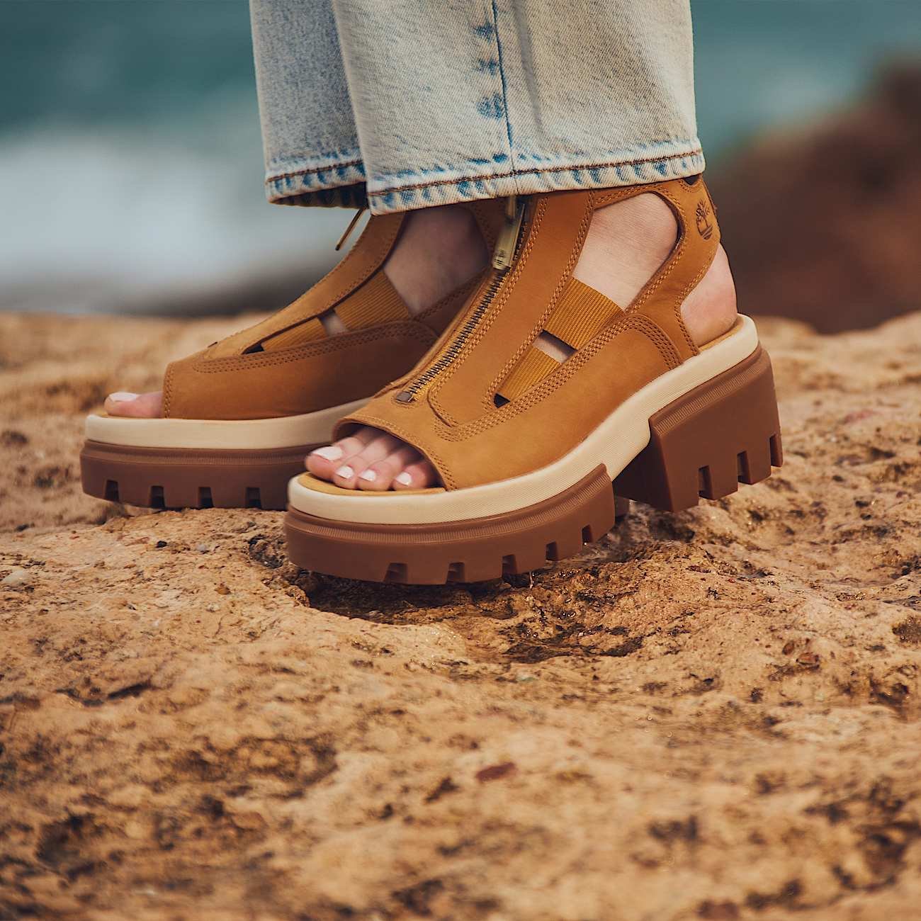 A9DABDC2-7DC7-DEE9-BC39-C8588086A43E